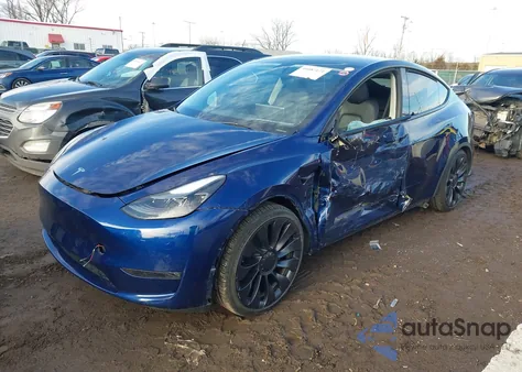 2023 Tesla Model Y Performance Dual Motor All-Wheel Drive z USA, uszkodzony, nr VIN 7SAYGDEFXPF905766